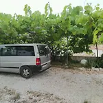 Marina Apartment Vir