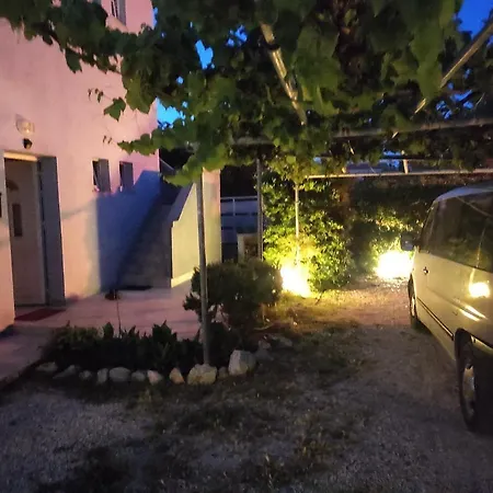 Apartment Marina Vir