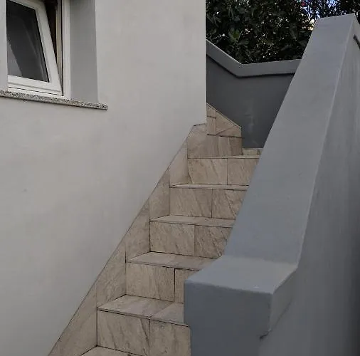 Marina Apartment Vir