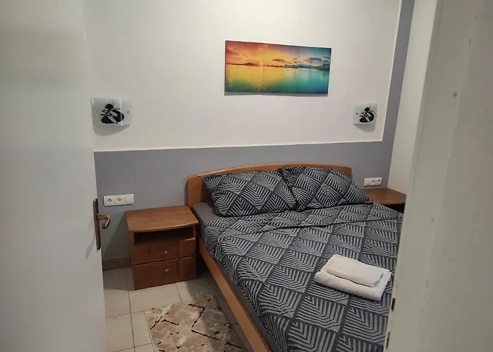 Marina Apartment Vir