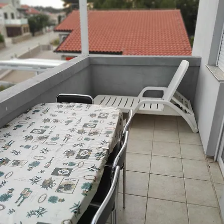 Marina Apartment Vir