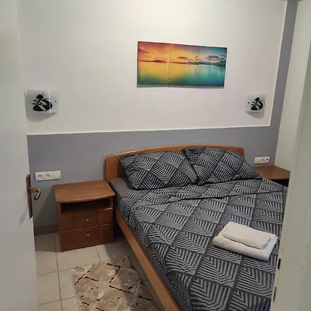 Marina Apartment Vir